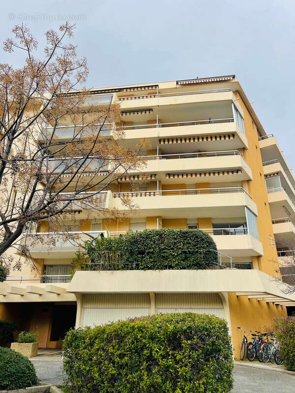 Appartement à FREJUS