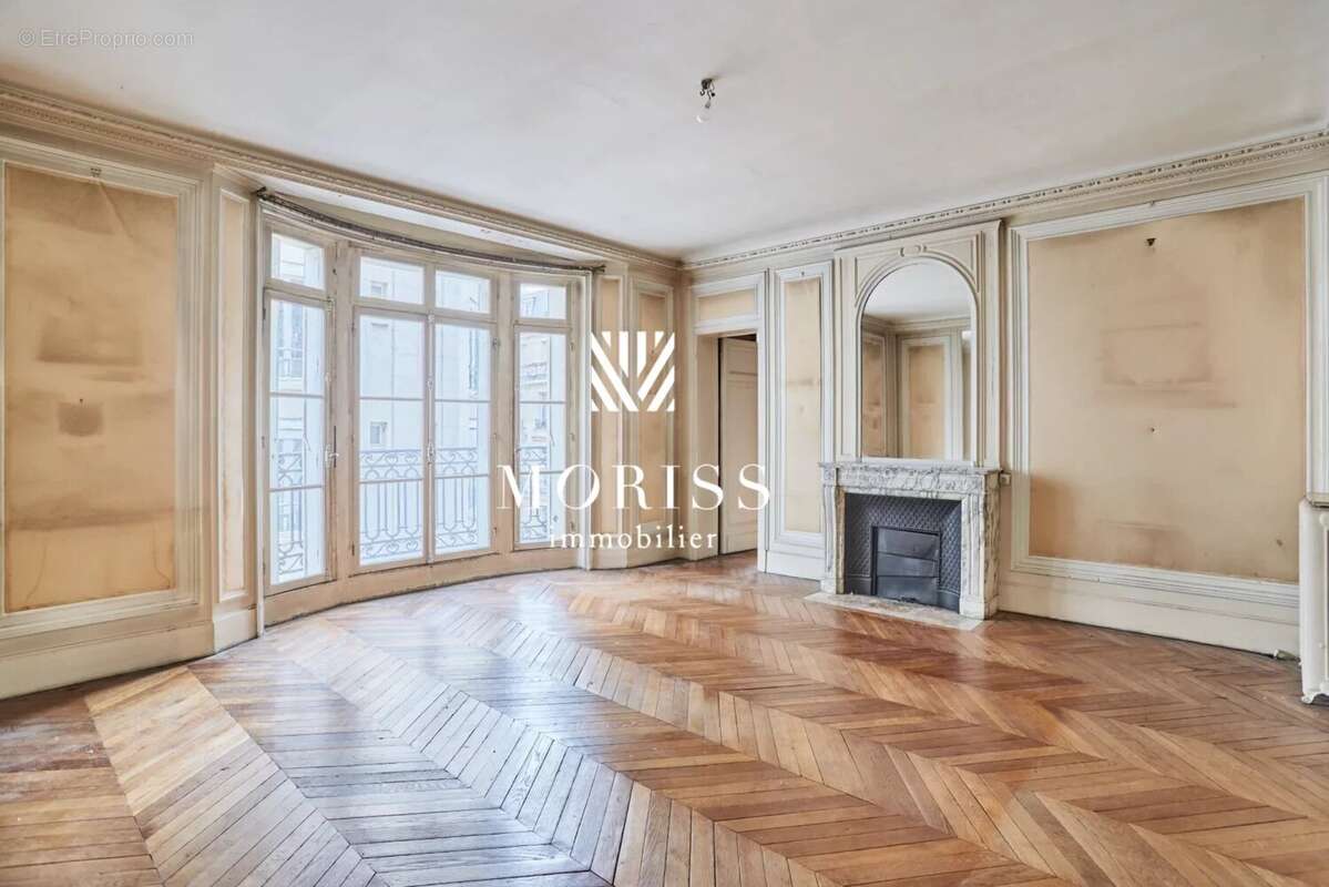 Appartement à PARIS-17E