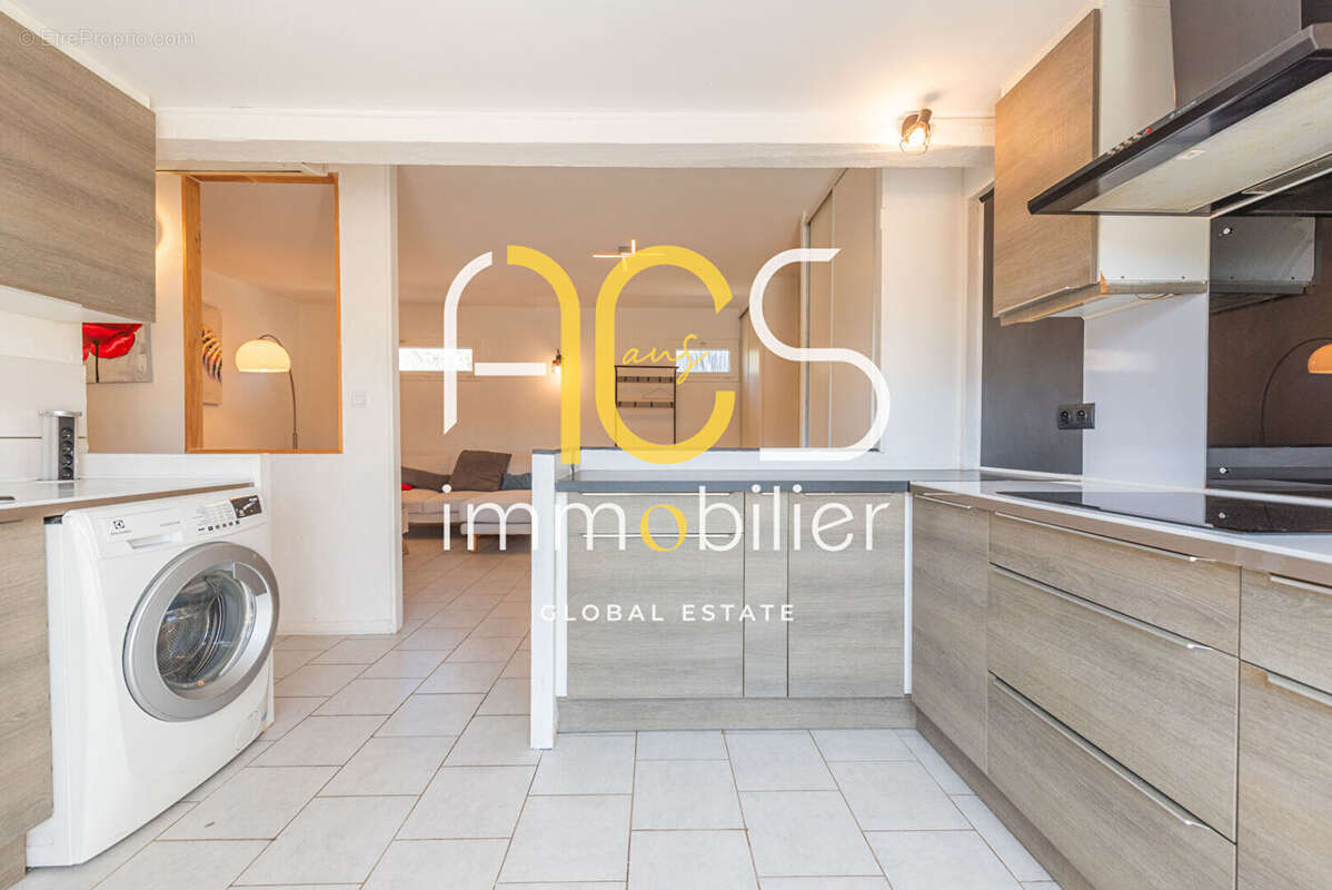 Appartement à CHATEAUNEUF-LES-MARTIGUES