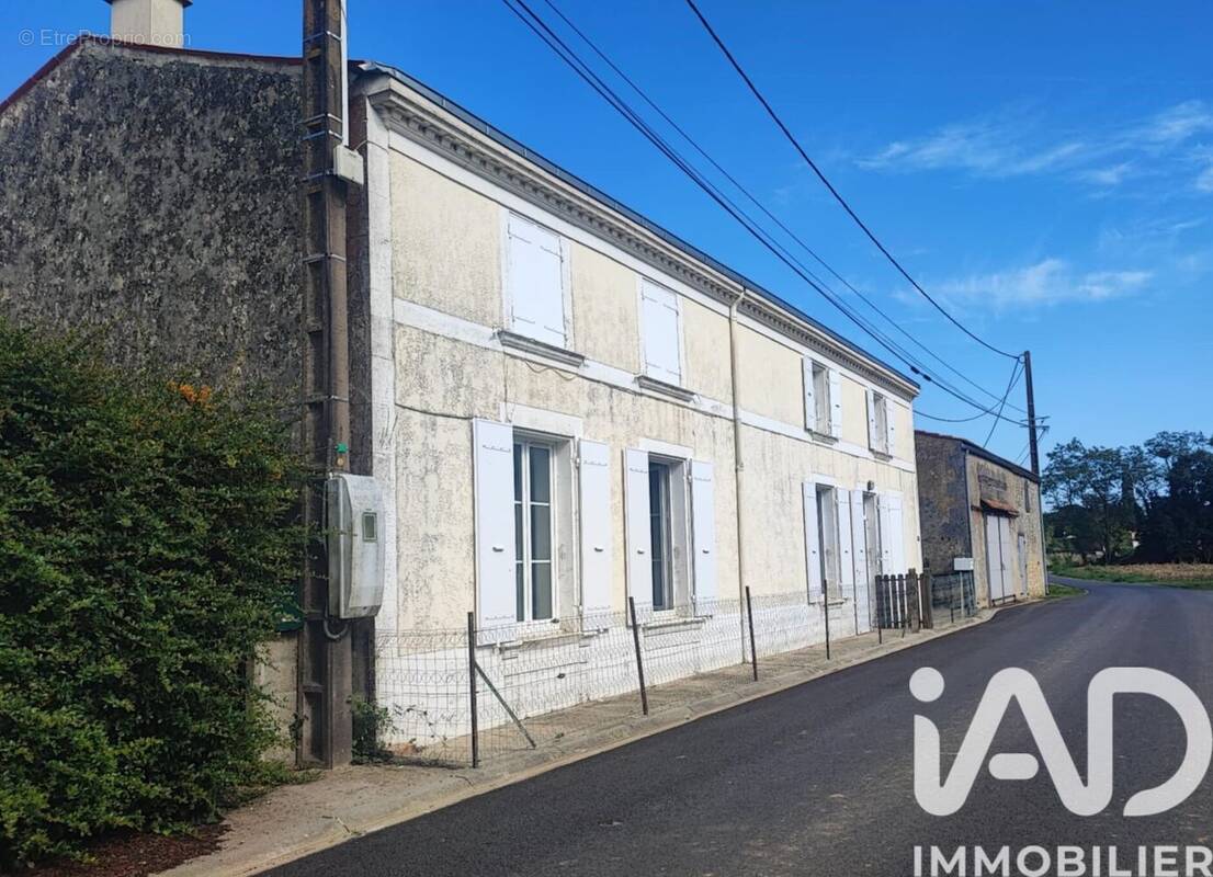 Photo 1 - Maison à TONNAY-CHARENTE