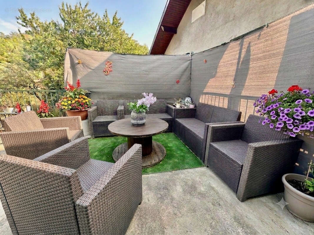 Appartement T3 de 61m2 avec terrasse, garage et cave - photo 5