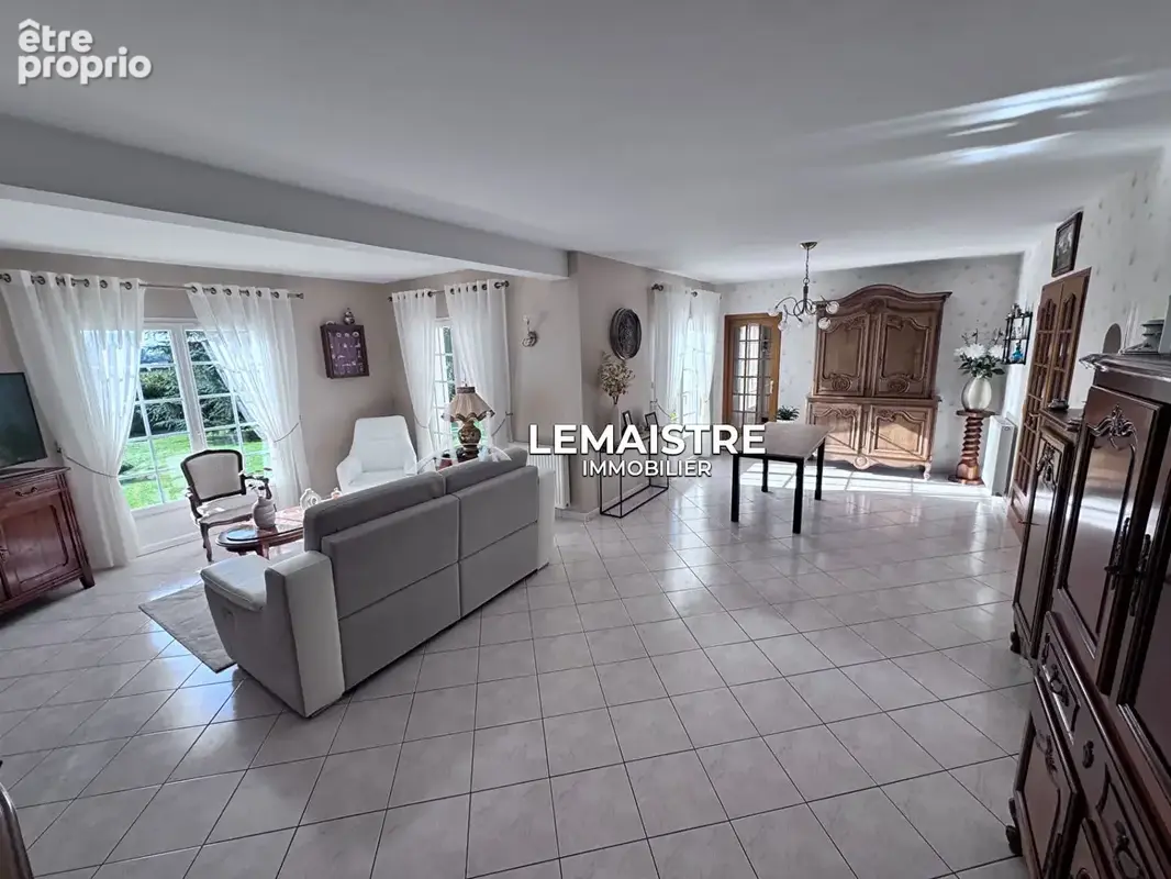 Maison à vendre - Goderville centre - 141 m² - 4 chambres - Vie de Plain-pied - Jardin - Sous-sol - photo 3