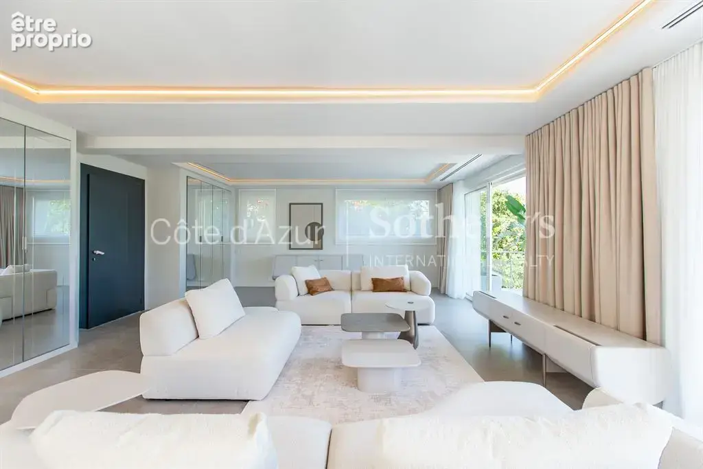 Cap d’Antibes, villa contemporaine de 320 m² avec piscine et vue mer - photo 9