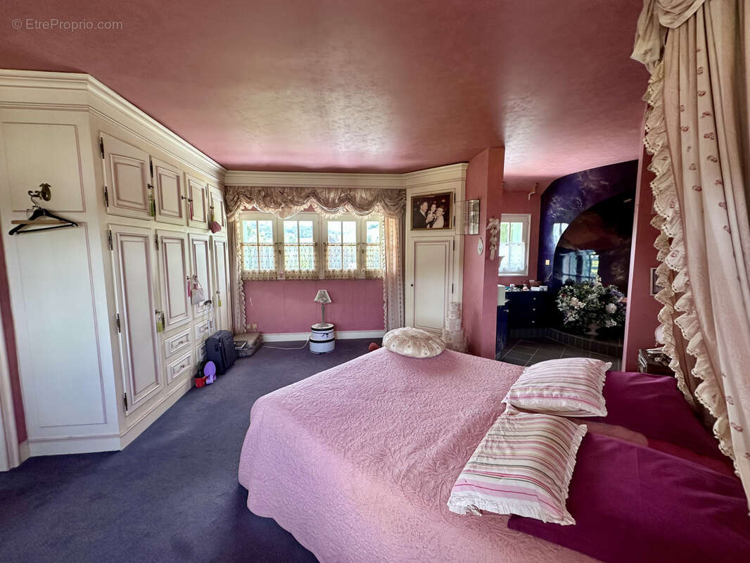 Belle propriété familiale de 220 m2 sur un terrain clos et paysager de 1 785 m2   Bellengreville - photo 16