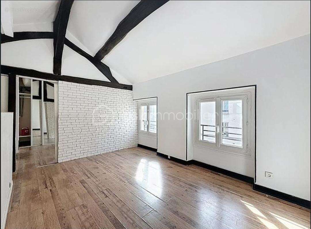 Appartement à PARIS-10E