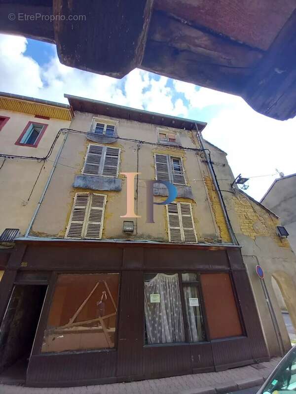 Appartement à CHARLIEU