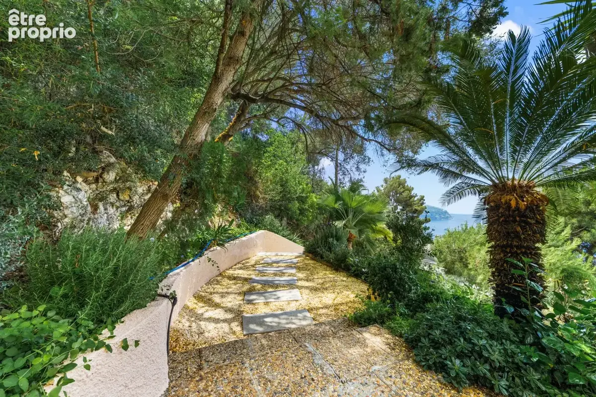 Villefranche-sur-mer – appartement d'exception avec jardin, terrasse et vue panoramique sur la rade - photo 13