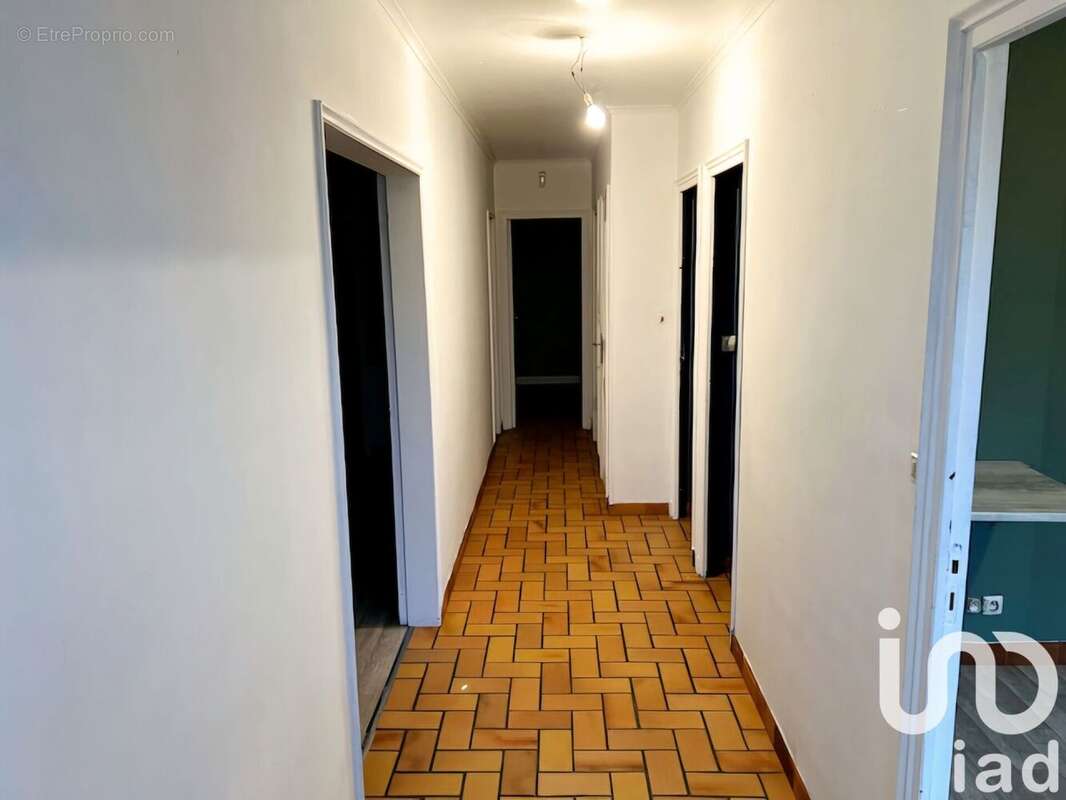 Photo 3