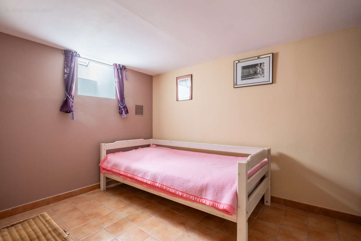 Duplex de caractère dans un immeuble ancien sur cour - photo 8