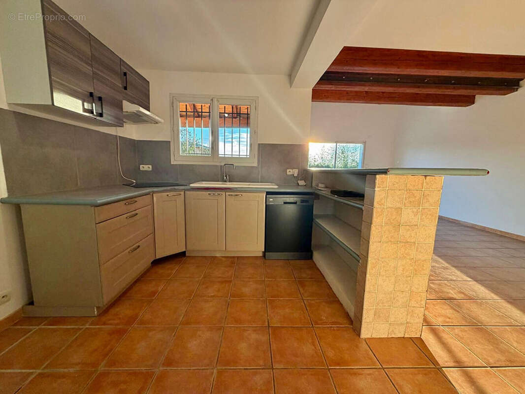 Maison à LA CALMETTE