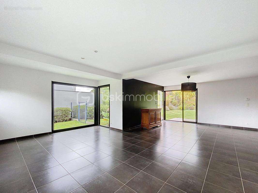 Maison à PLOUER-SUR-RANCE