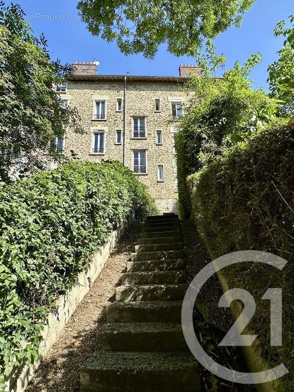 Appartement à THORIGNY-SUR-MARNE