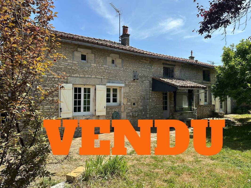 Maison à CHAMPNIERS