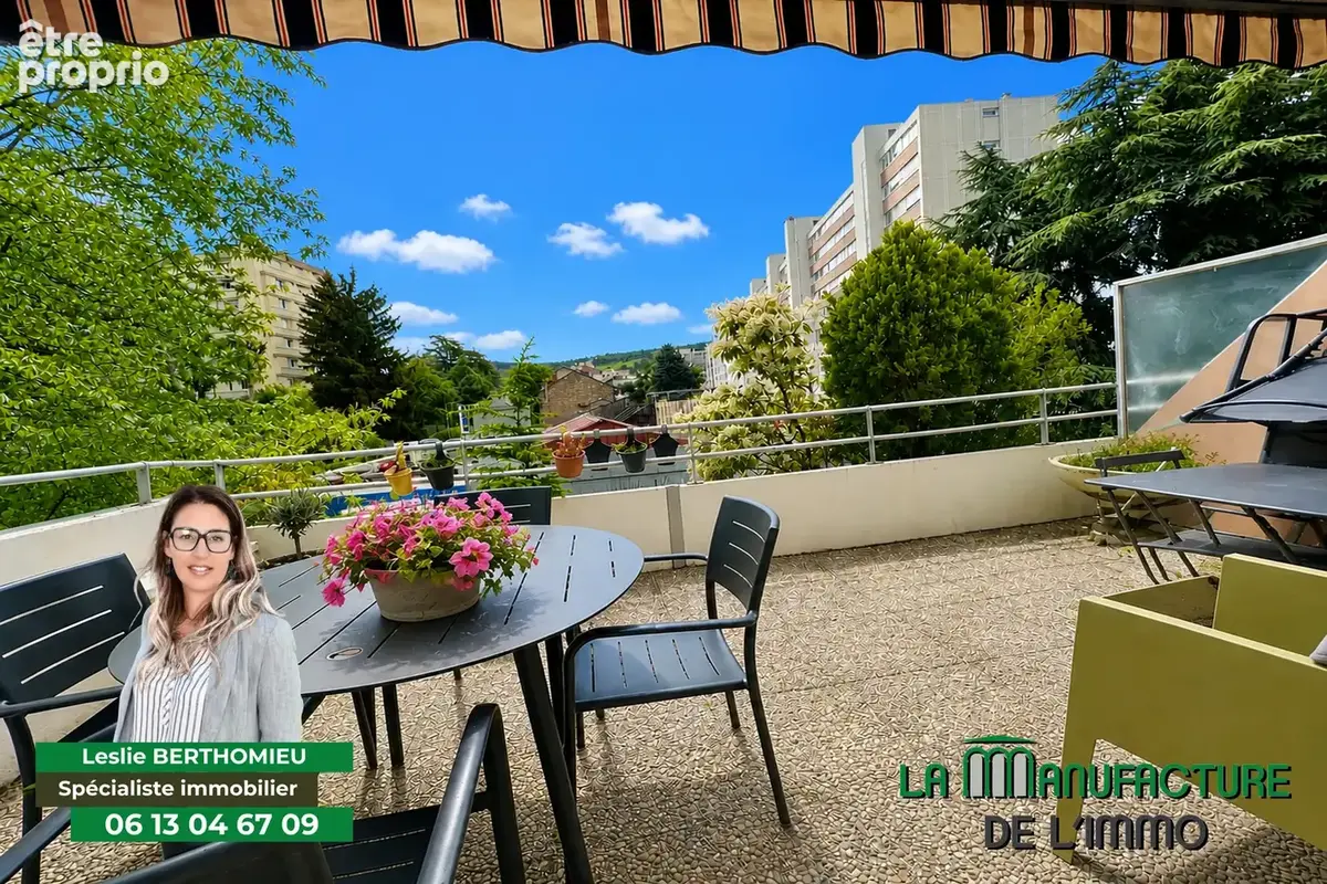 T2  au ROYAL FAURIEL rénové avec grande terrasse - photo 2