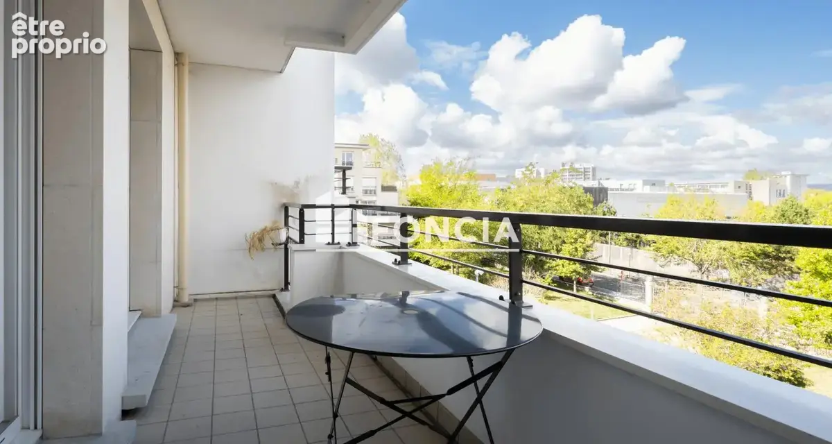 Appartement 4 pièces récent Quartier du Lycée DESCARTES - photo 8
