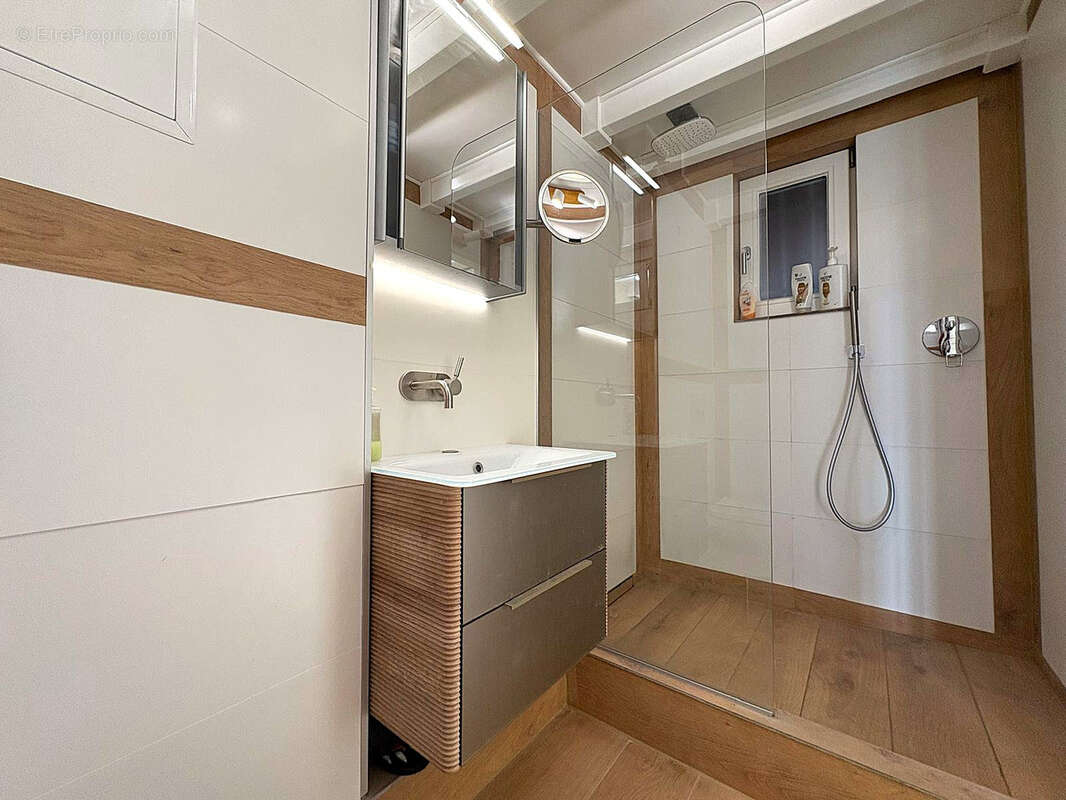 Appartement à GASSIN