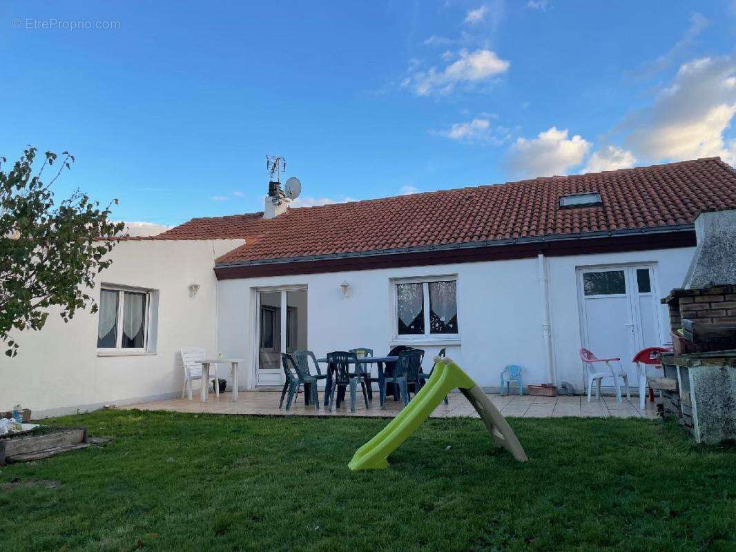 Maison à SAINT-SEBASTIEN-SUR-LOIRE