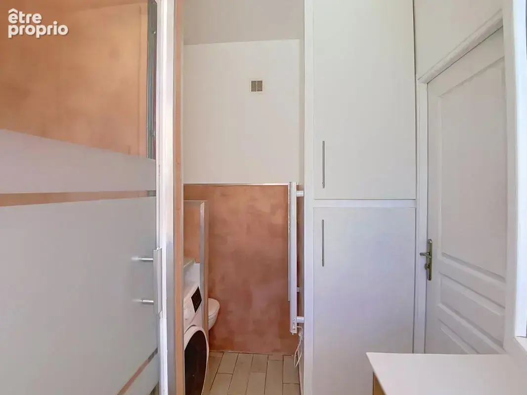 Toulon Le port (83000) Studio 25m² refait a neuf avec balcon - photo 7