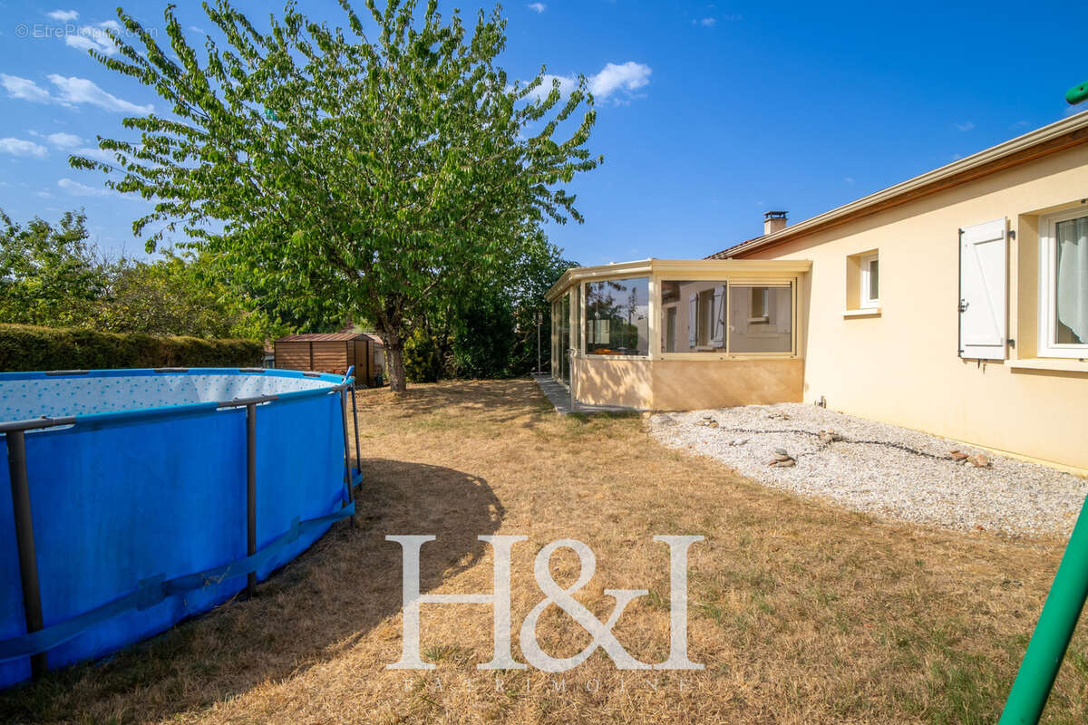 Maison à NIEUIL-L&#039;ESPOIR