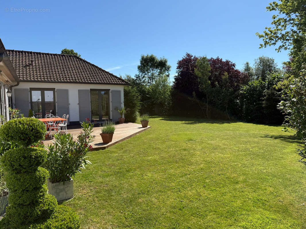 Maison à LA CHAPELLE-D'ARMENTIERES