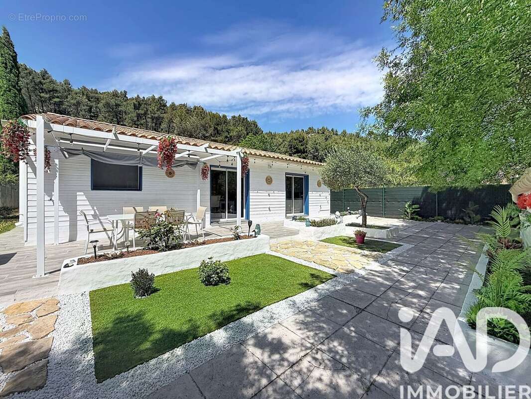Photo 2 - Maison à SAINT-ZACHARIE