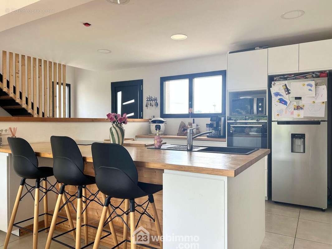 Maison à TREDREZ-LOCQUEMEAU