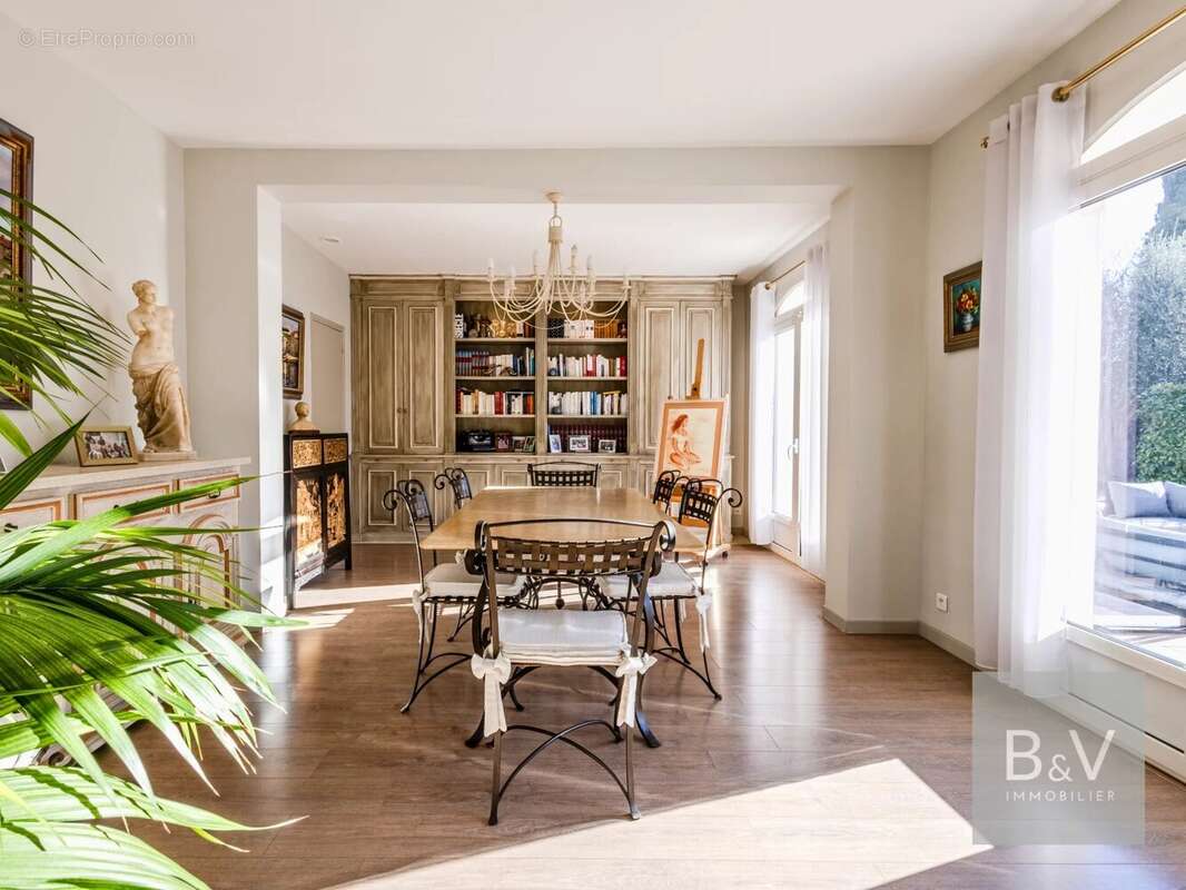 Maison à MOUANS-SARTOUX