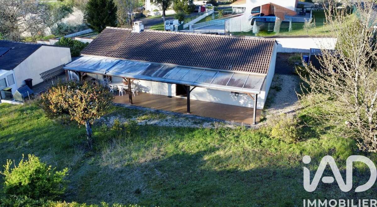 Photo 4 - Maison à LA COURONNE