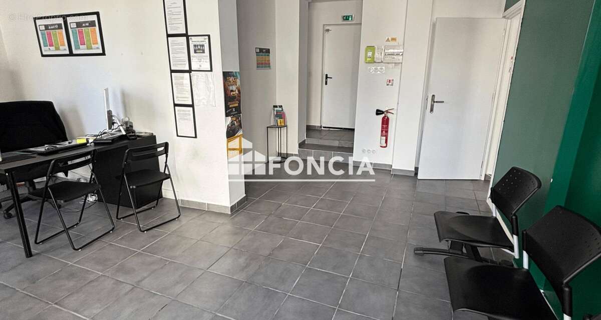 Commerce à MONTEREAU-FAULT-YONNE