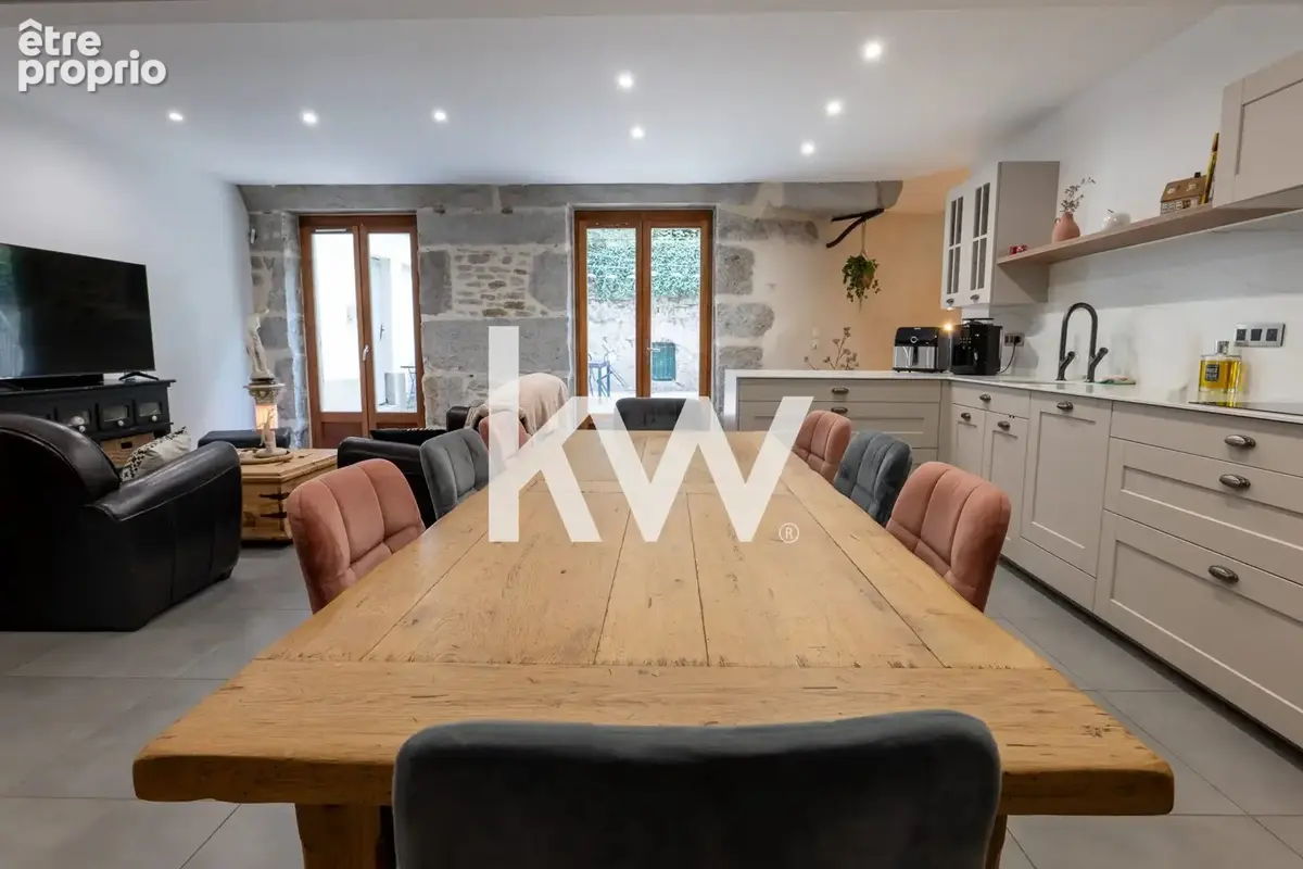 Appartement 134 m² à Roche-La-Moliere  - photo 2