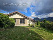 Maison à AVIGNON-LES-SAINT-CLAUDE