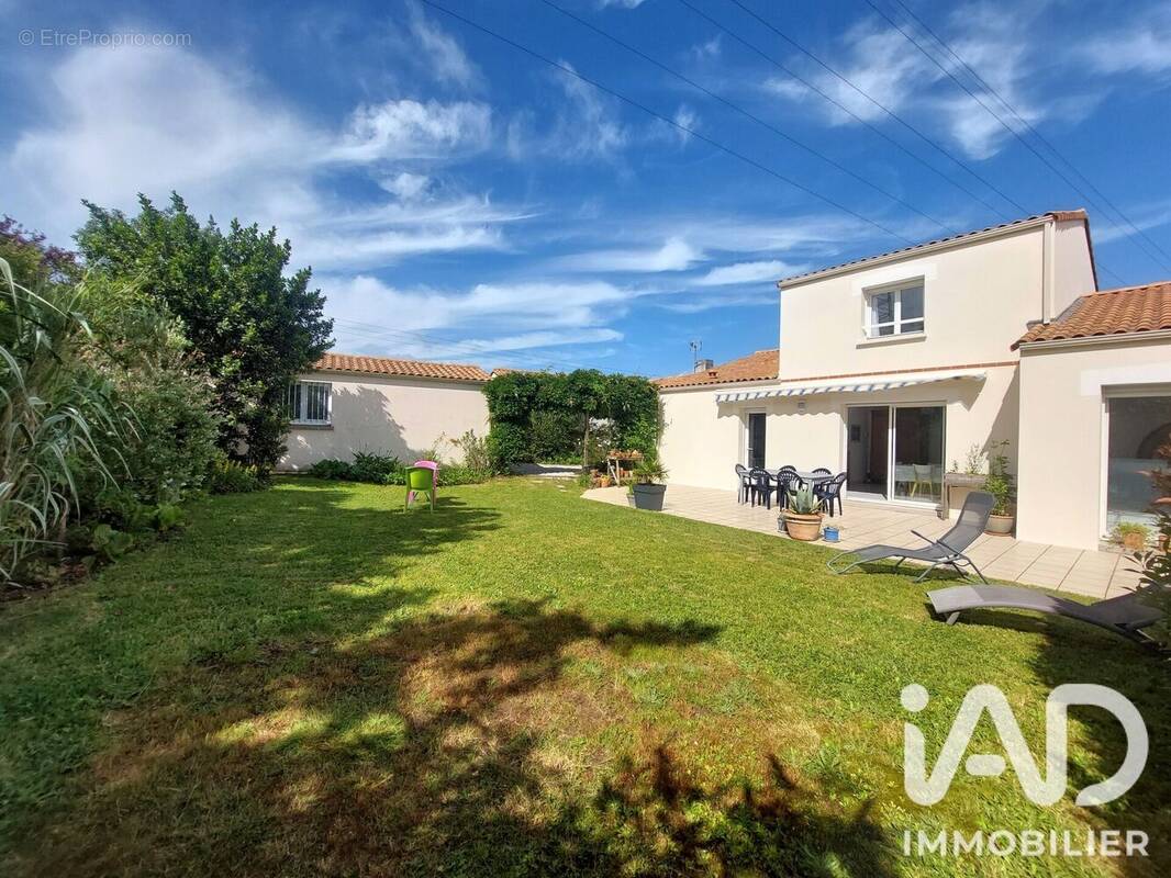 Photo 1 - Maison à BOUGUENAIS