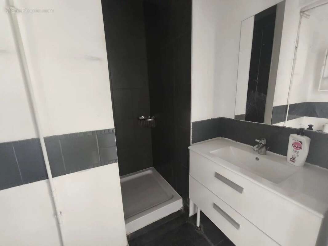 Appartement à GUILHERAND-GRANGES