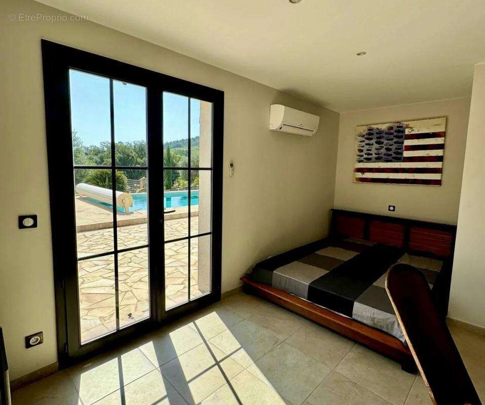 Maison à PLAN-DE-LA-TOUR