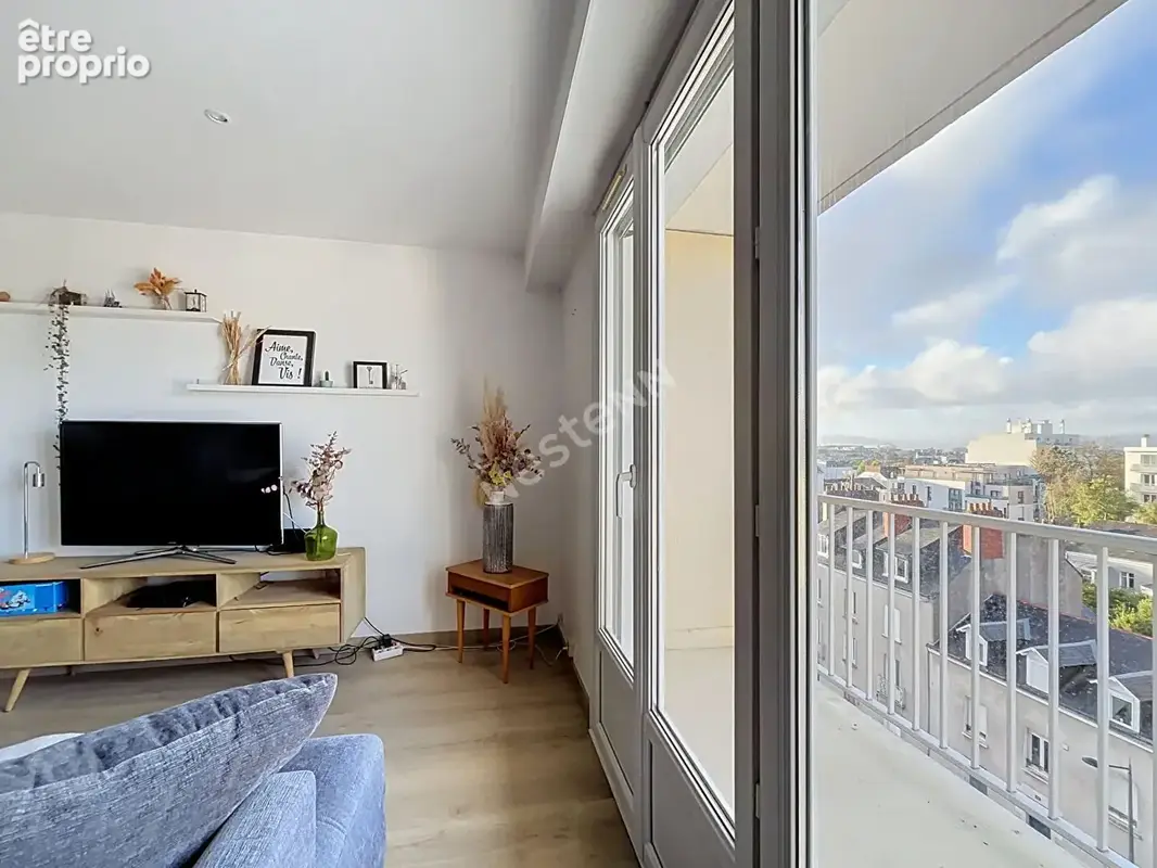 Nantes Hauts-Pavés / Appartement 86 m2 / 2 chambres / balcon / cave / ascenseur - photo 7