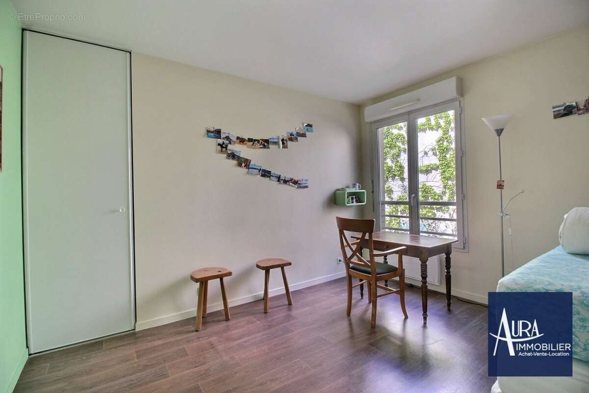 0_0009 - Appartement à LES LILAS