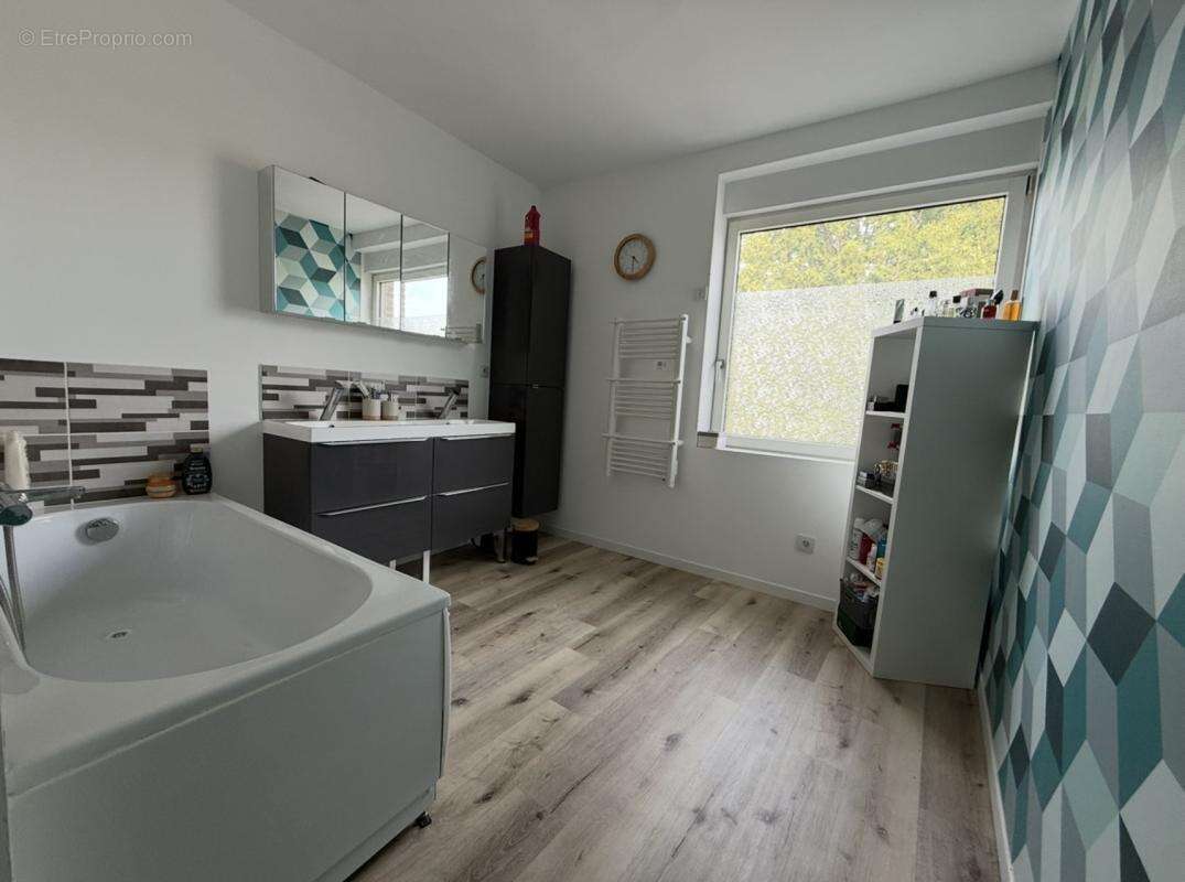 Appartement à PREMESQUES