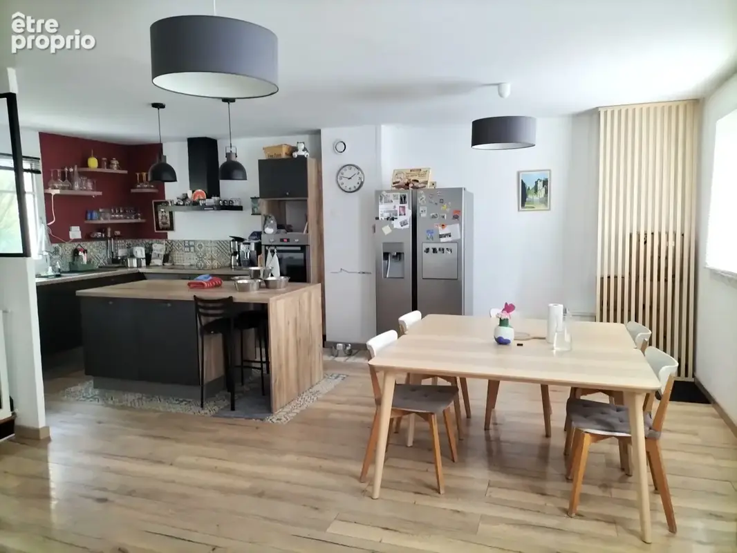 LAVAL, proche centre ville, superbe maison de ville - photo 4