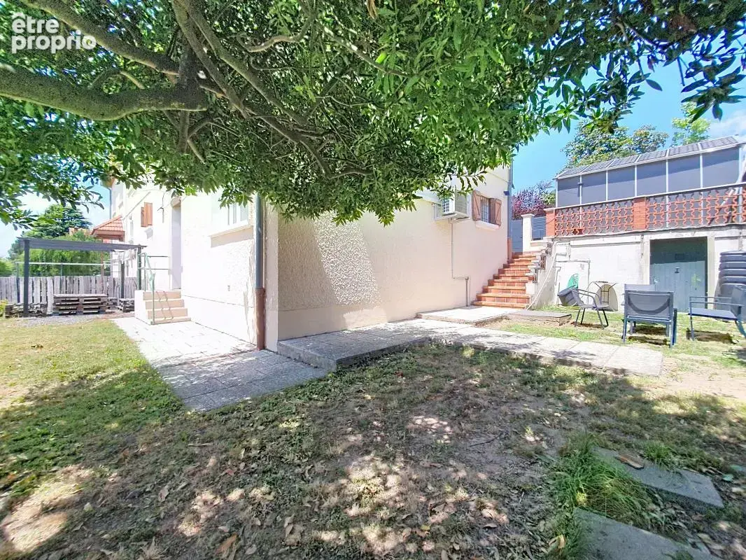 Maison - Mitoyenne - 3 Chambres - Buanderie - Abri de jardin - Jardin - Garage - Proche toutes commodités - photo 8