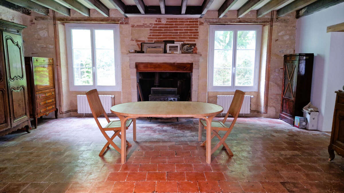 Maison à PESSAC-SUR-DORDOGNE