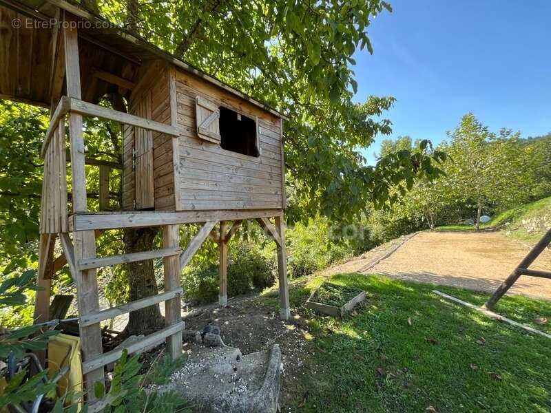 Maison à SAINT-DIDIER-SUR-BEAUJEU