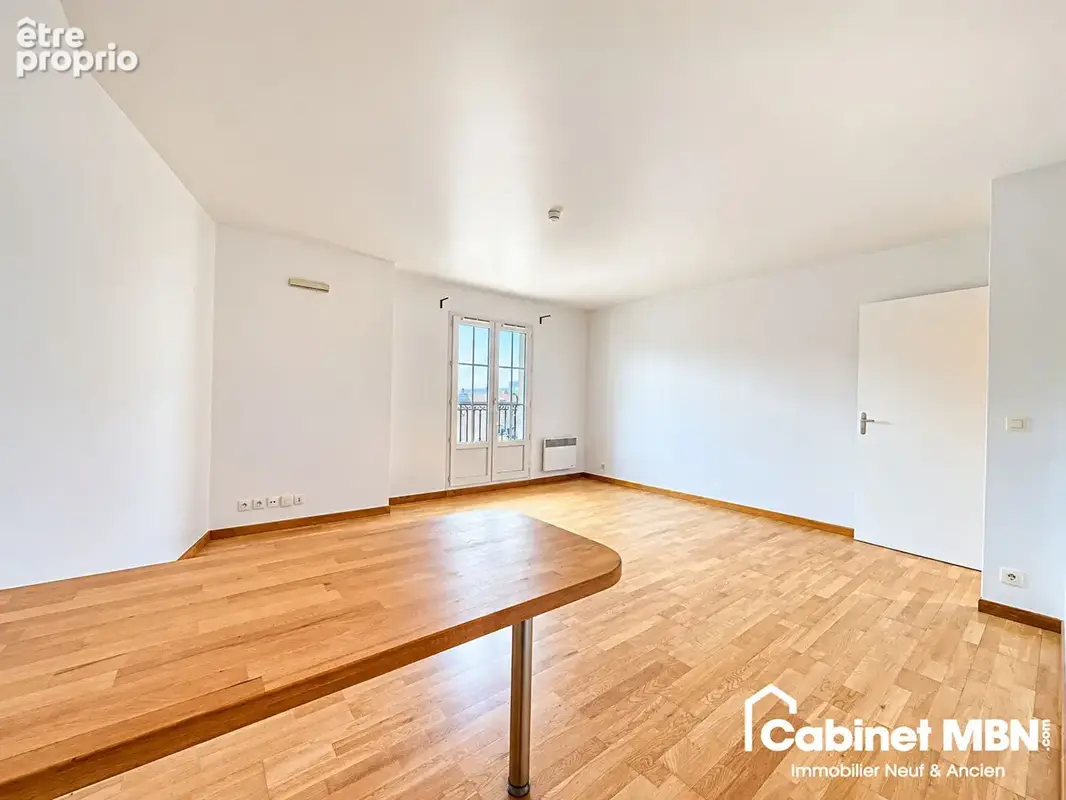 Centre-ville - studio 31 m² - balcon - parking - photo 4