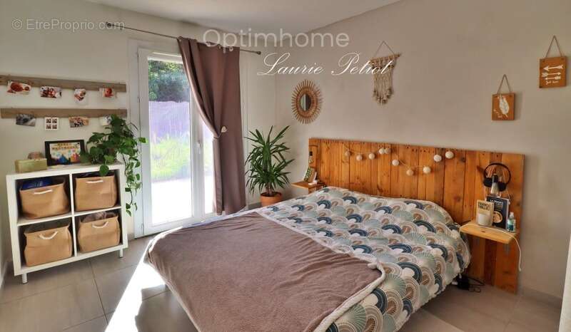 Maison à SAINT-THOMAS-DE-CONAC