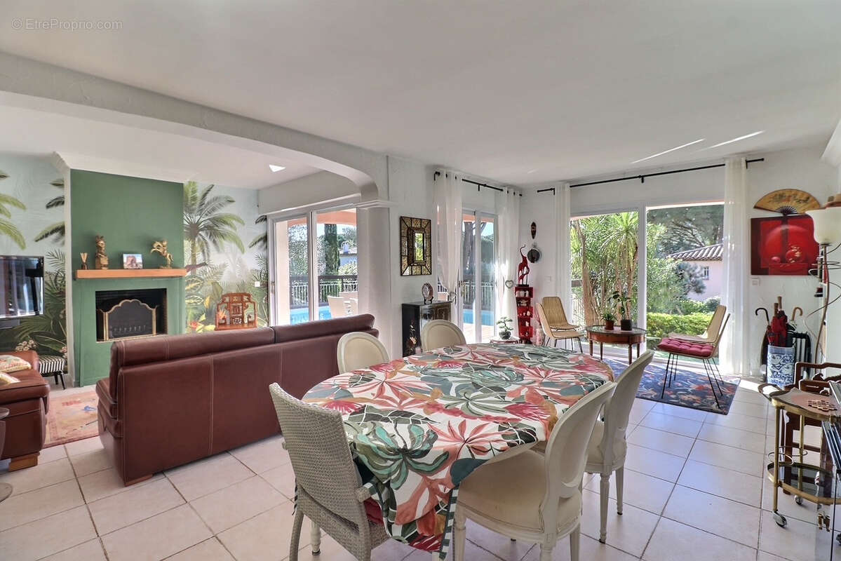 Superbe villa Saint Raphael les golfs - 5 pièce(s) 140 m2 - photo 4