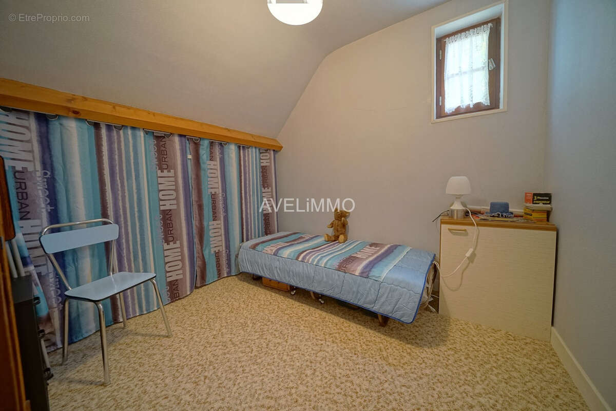 Maison à LA QUEUE-LES-YVELINES