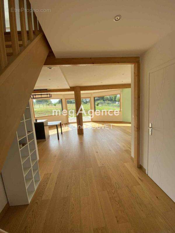 Pavillon 7 pieces - 6 chambres - garage - jardin - photo 2