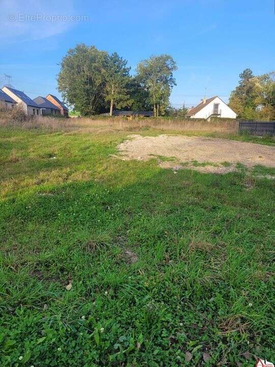 Photo 3 - Terrain à SAINT-VAAST-EN-CHAUSSEE