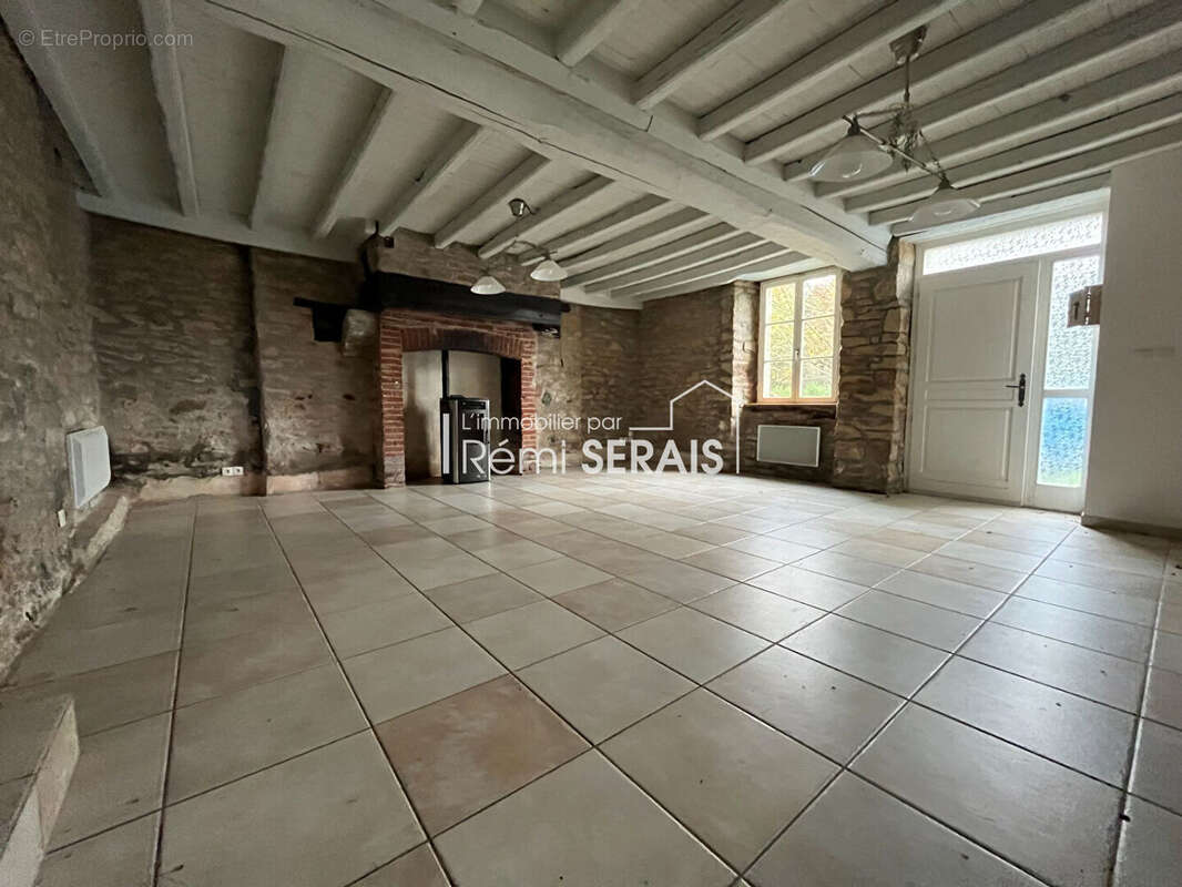 Maison à SAINT-CYR-DU-BAILLEUL