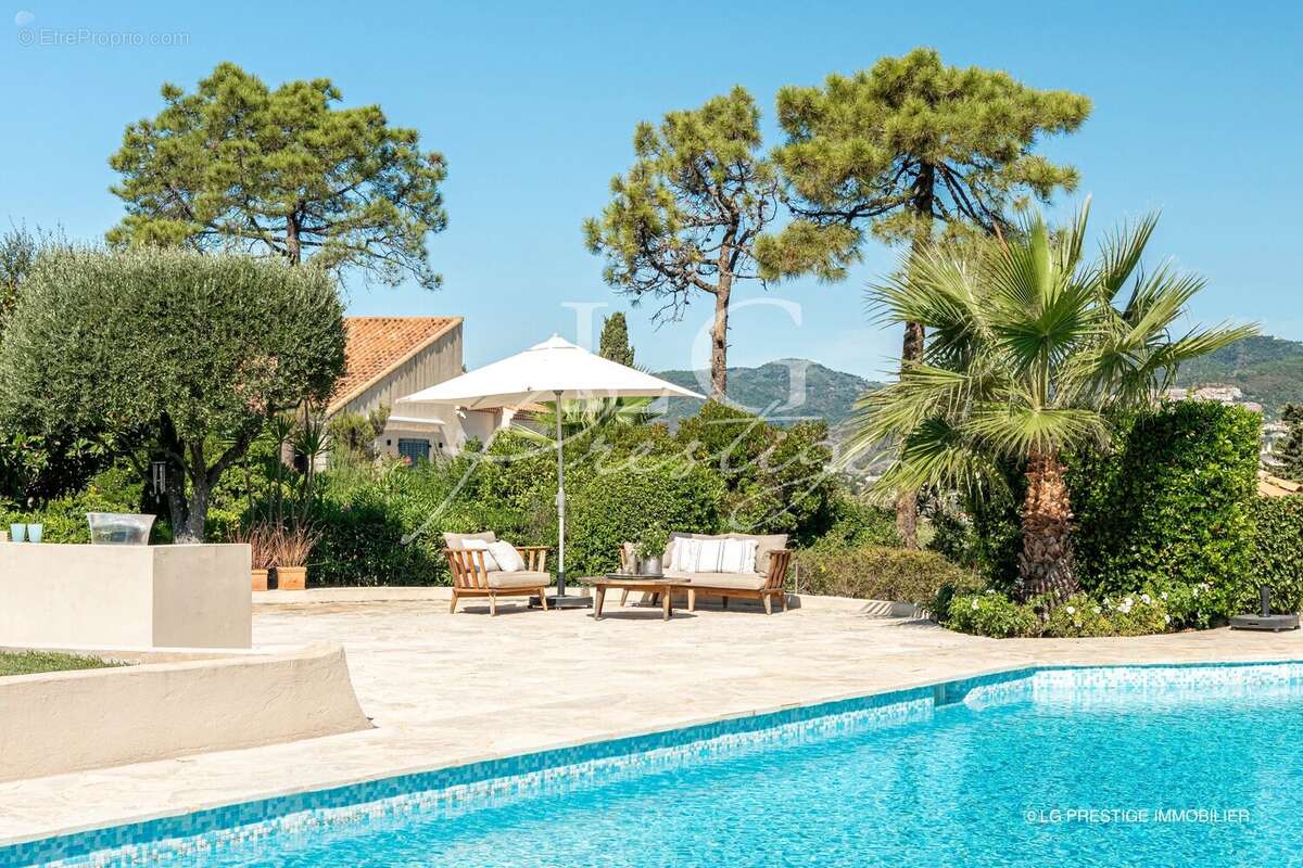 Maison à MANDELIEU-LA-NAPOULE