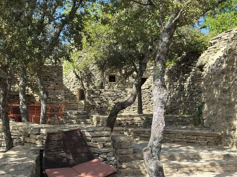 Maison à GORDES